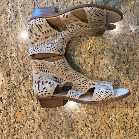 Lucky Brand Sicole Gladiator Sandals - Picture 11 of 12